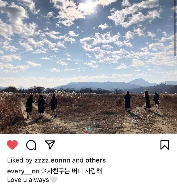 동시에 올라온 여자친구 멤버들 인스타그램