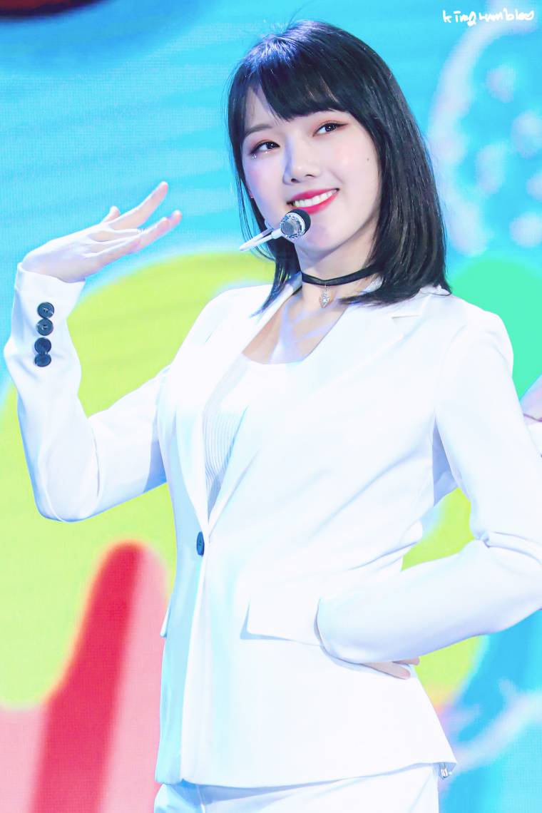 순백의 #여자친구 예린