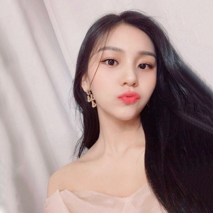 오늘 새로 개설된 여자친구 엄지 insta