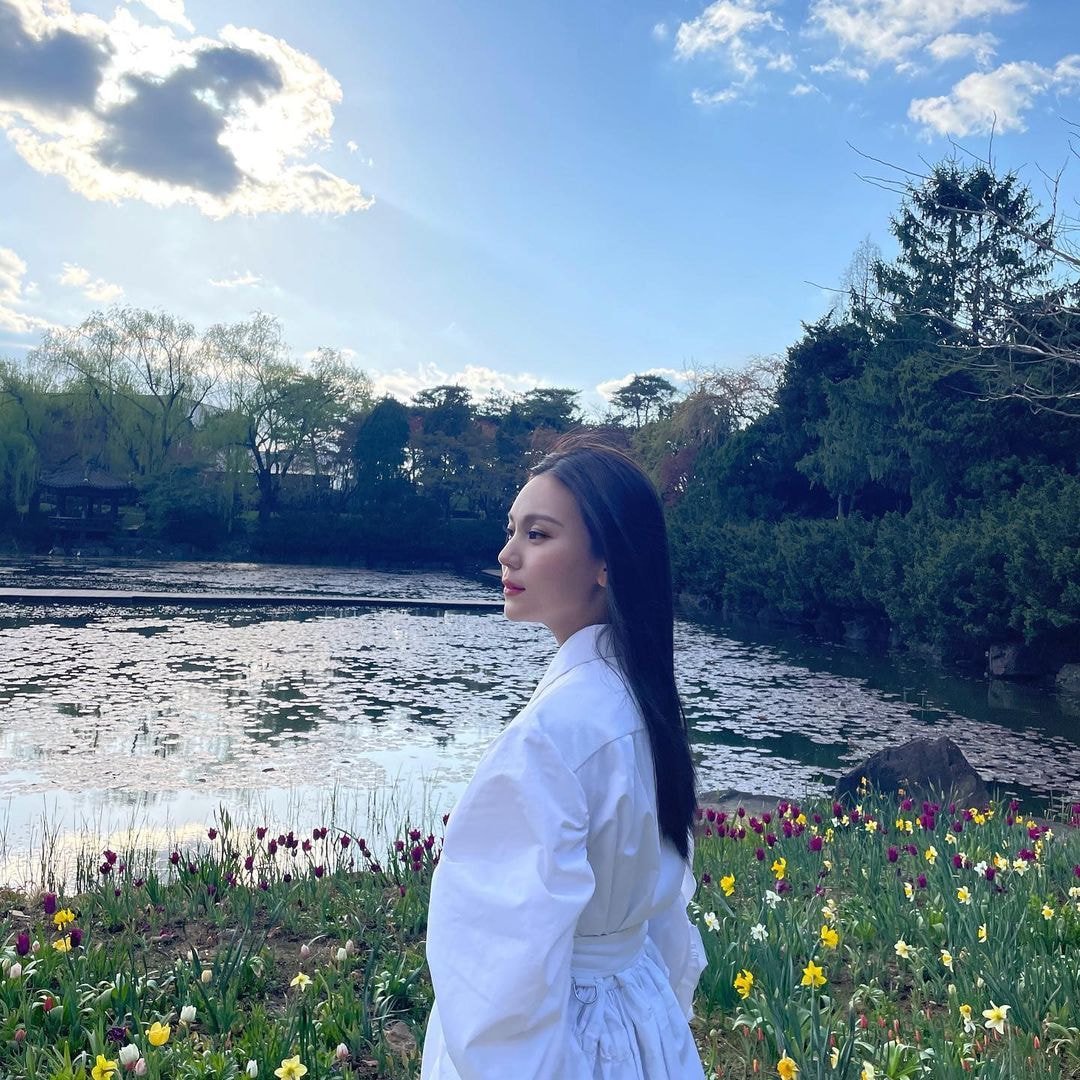 여자친구 엄지 인스타 업데이트