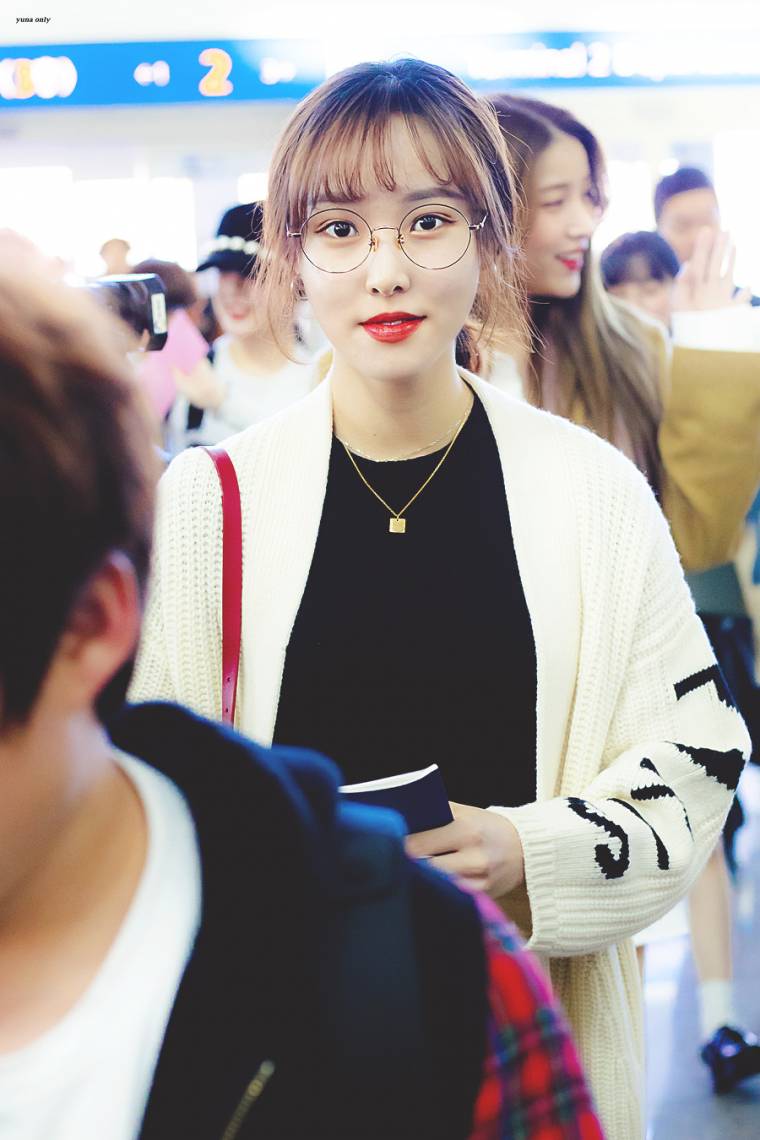 출국하는 여자친구 유주 by-최유나전용
