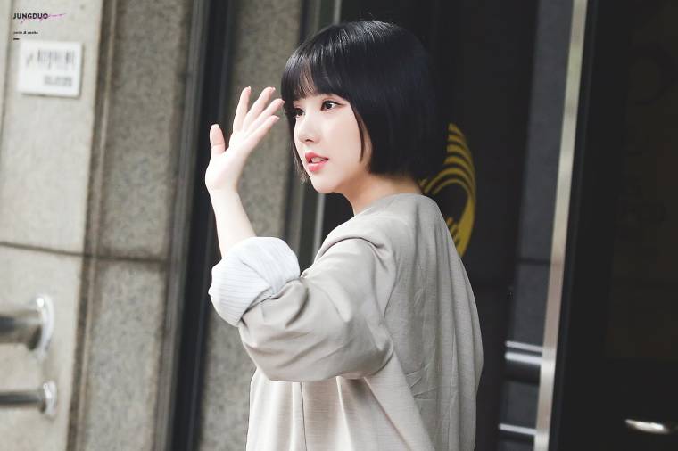 출근길 #여자친구 #예린 #은하.jpg