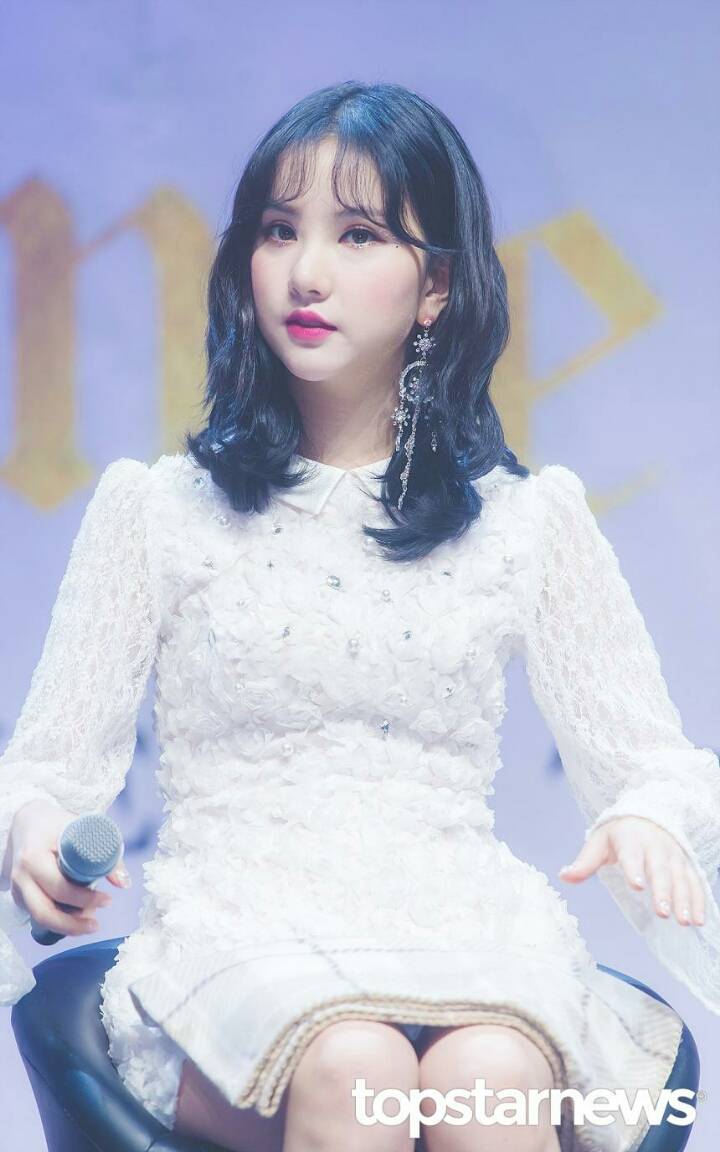 190114 여자친구 쇼케이스 현장.jpg