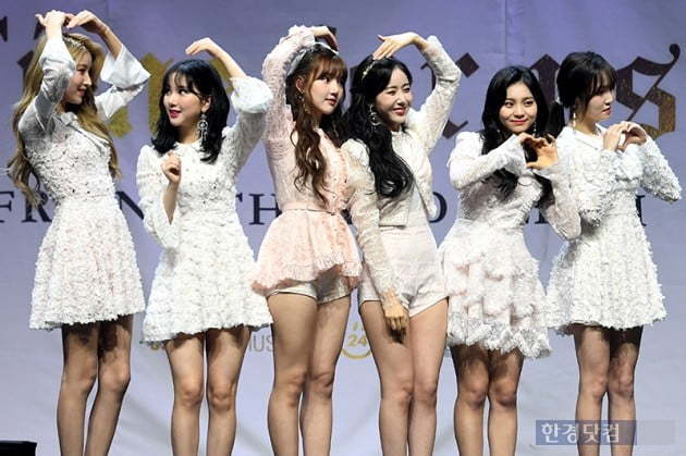 190114 여자친구 쇼케이스 현장.jpg