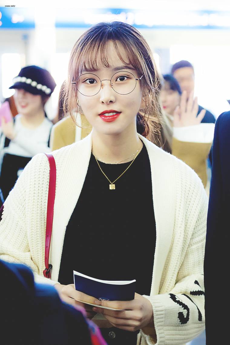출국하는 여자친구 유주 by-최유나전용