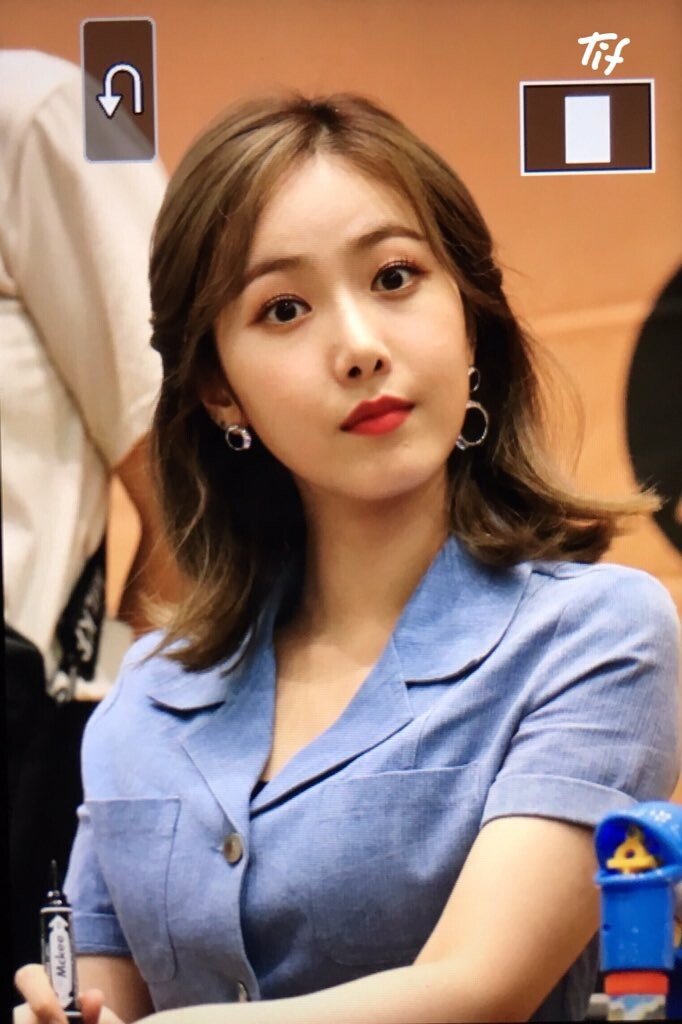반묶음 머리한 #여자친구 #신비