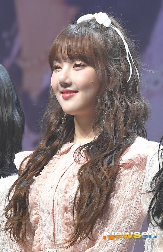 190114 여자친구 쇼케이스 현장.jpg
