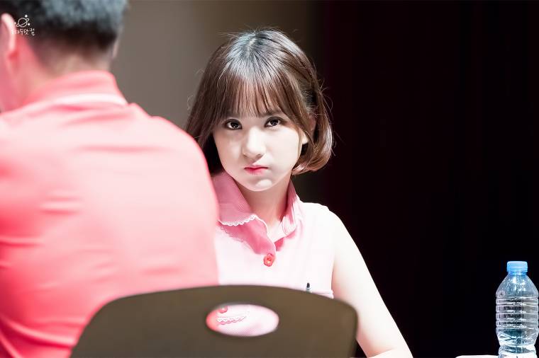 핑크핑크한 #여자친구 은하 by 은하수닷컴
