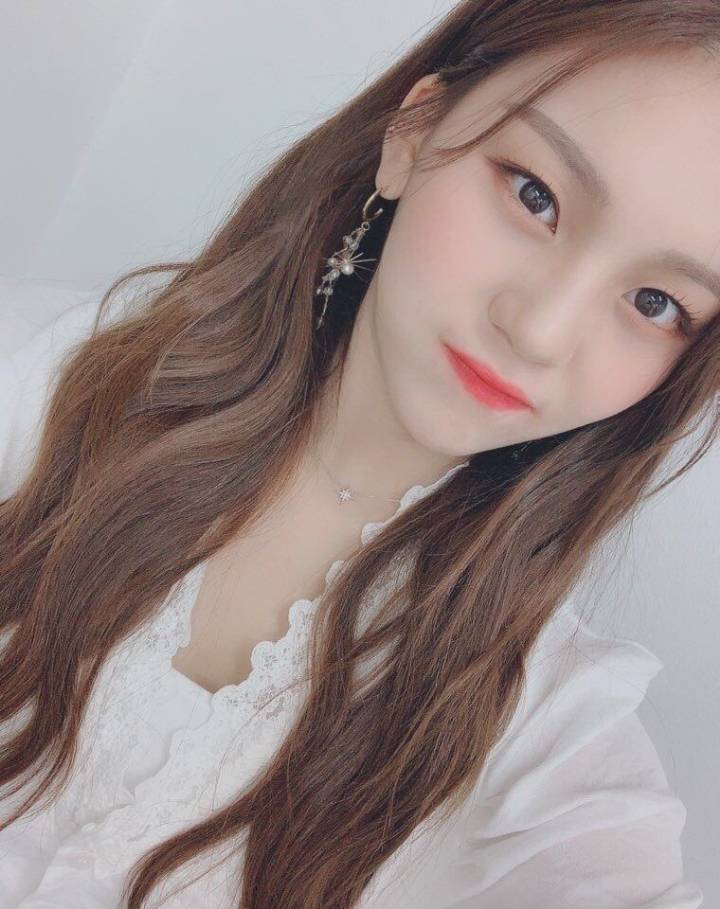 여자친구 엄지.twitter