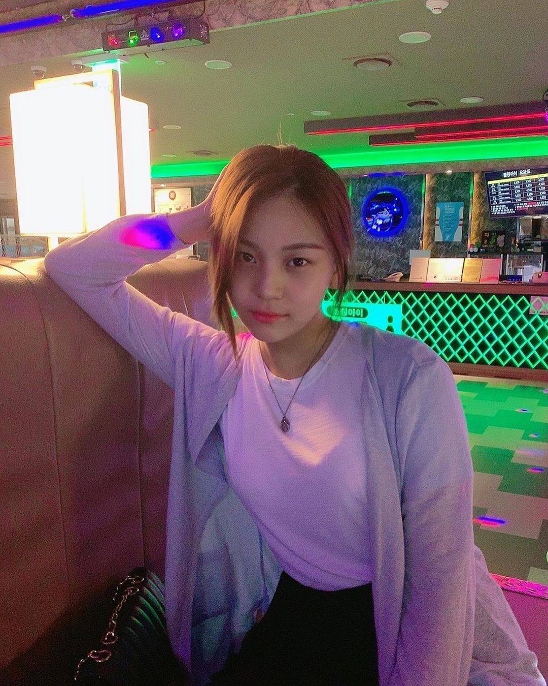 여자친구 인스타그램(엄지)