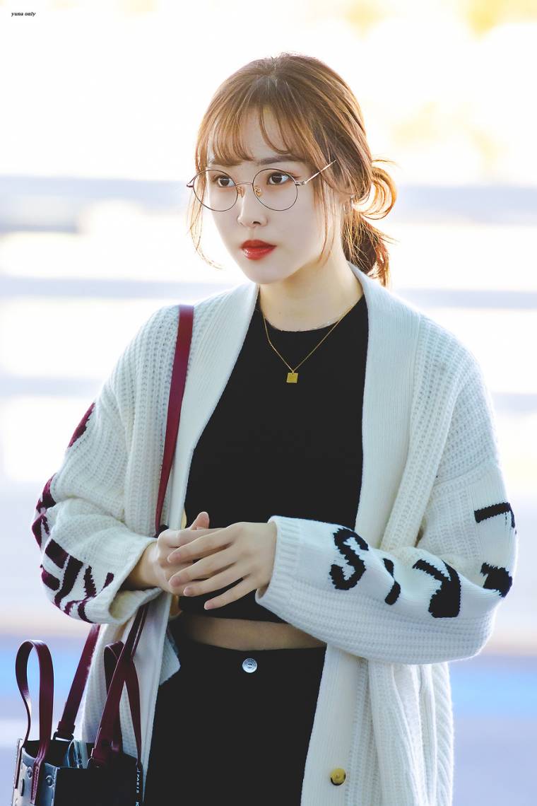 출국하는 여자친구 유주 by-최유나전용