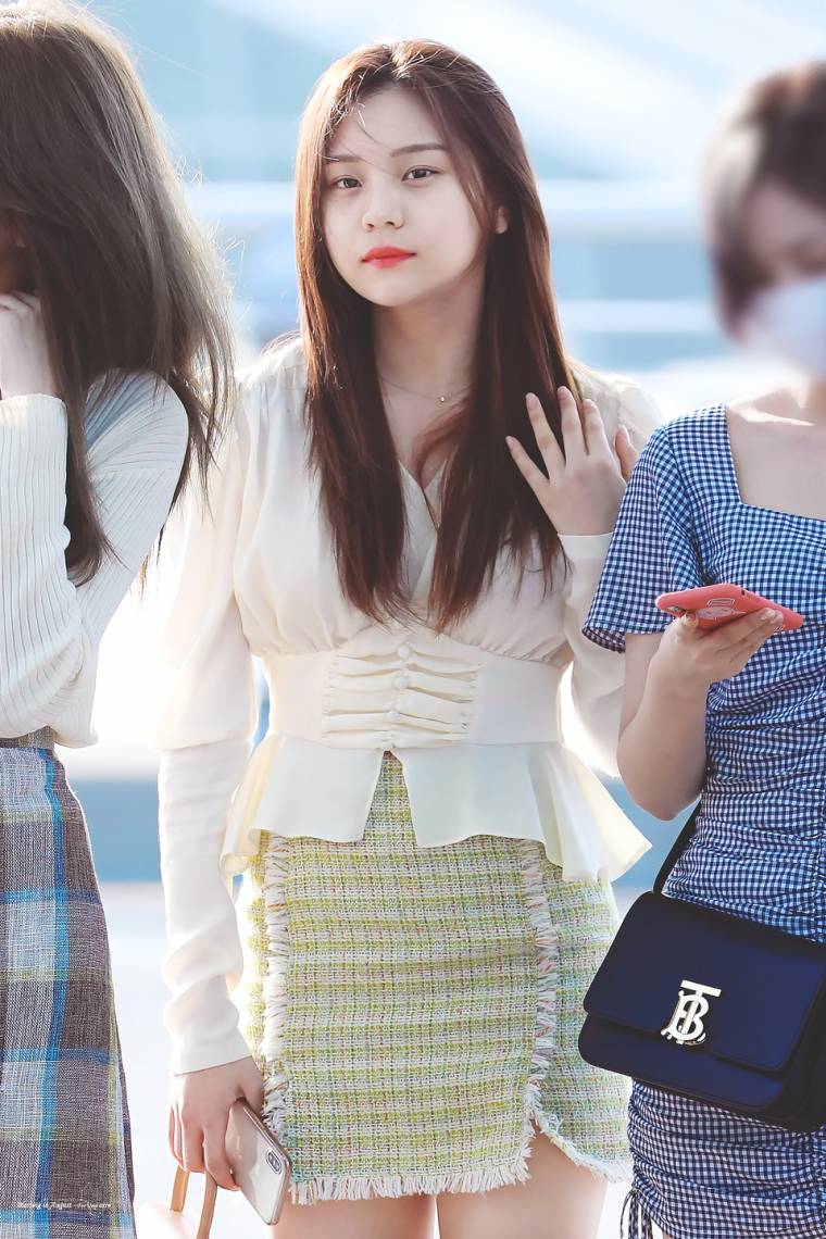 출국하는 #여자친구 #엄지 by 8월의 축복