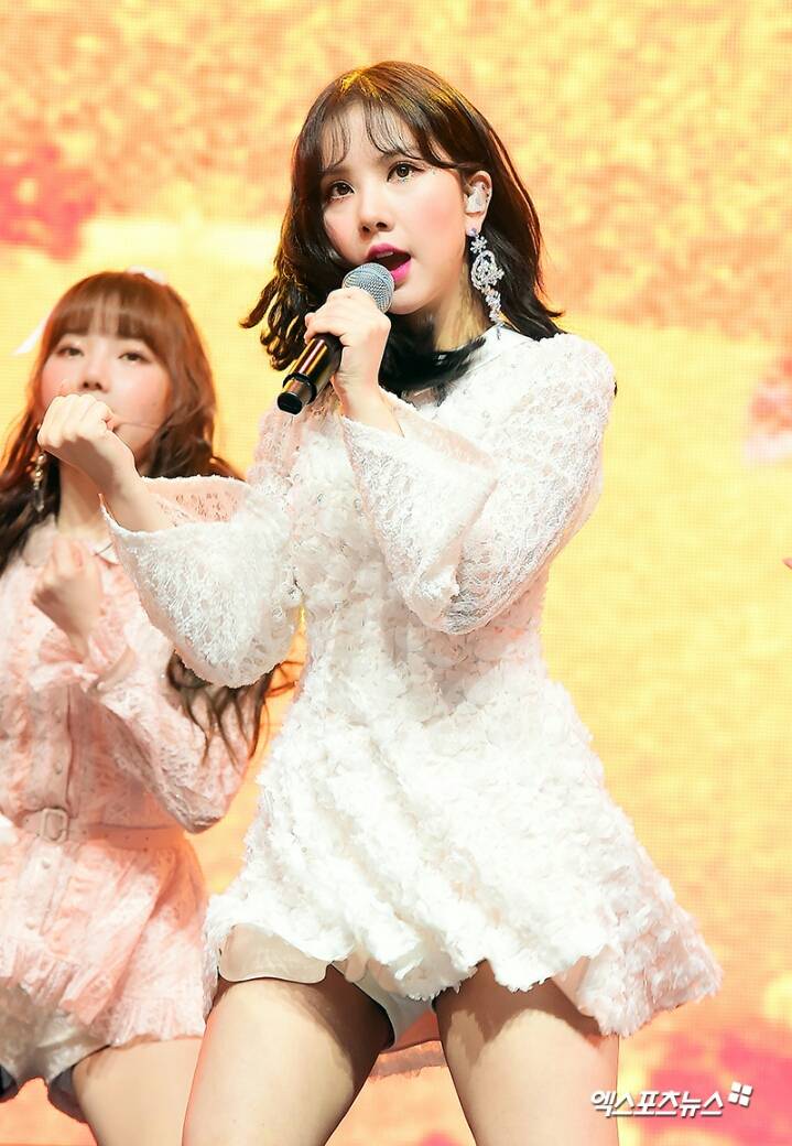 190114 여자친구 쇼케이스 현장.jpg