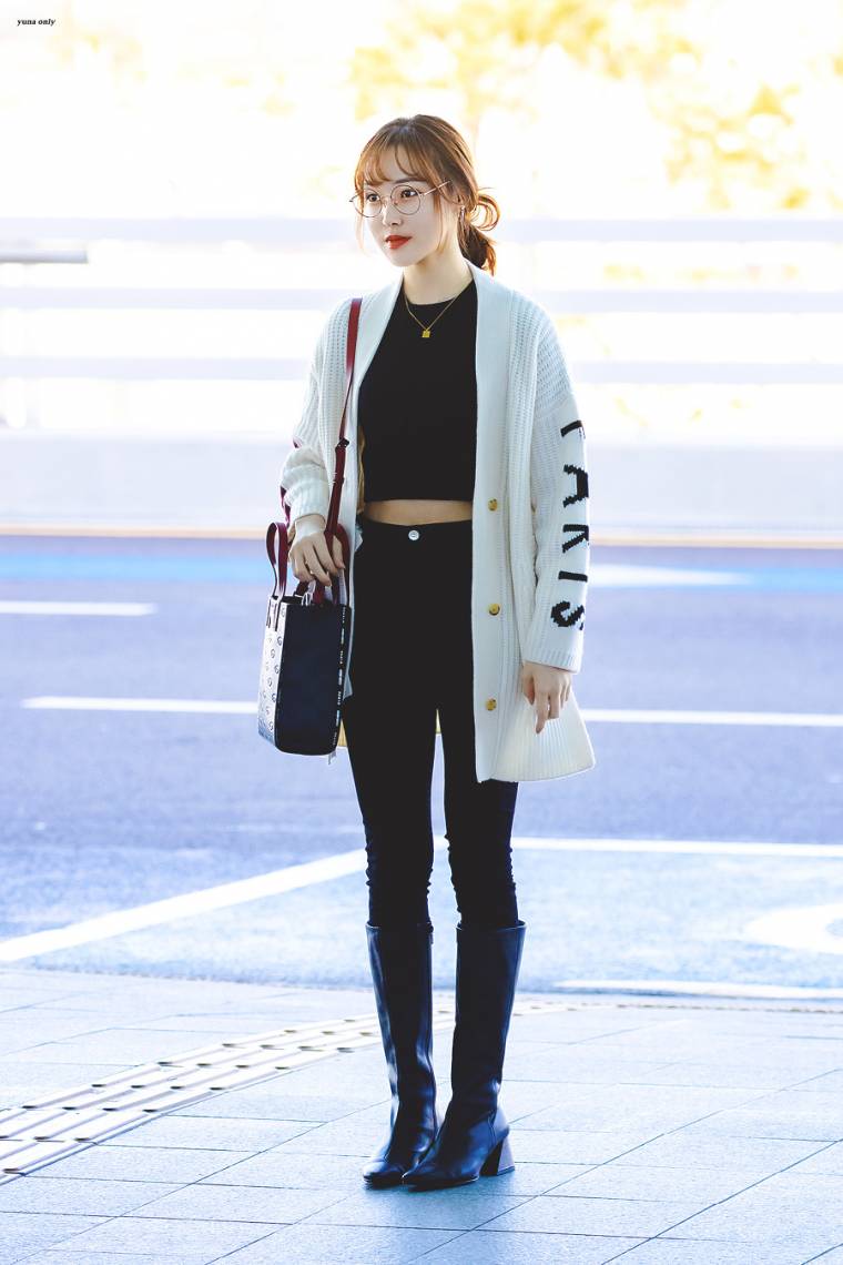 출국하는 여자친구 유주 by-최유나전용