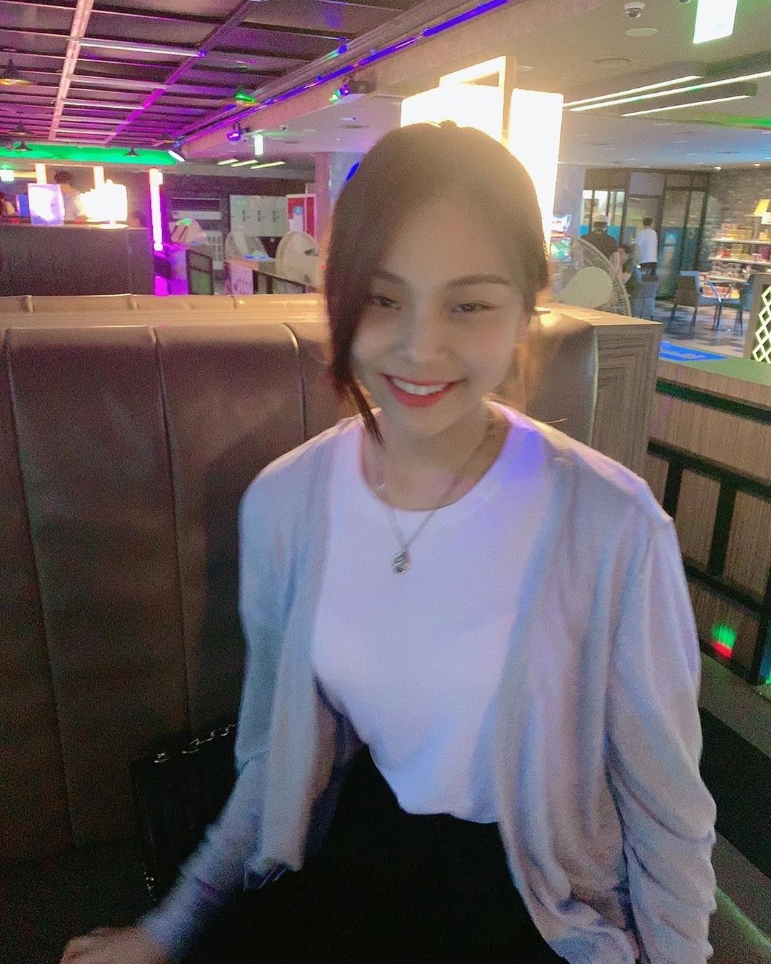 여자친구 인스타그램(엄지)