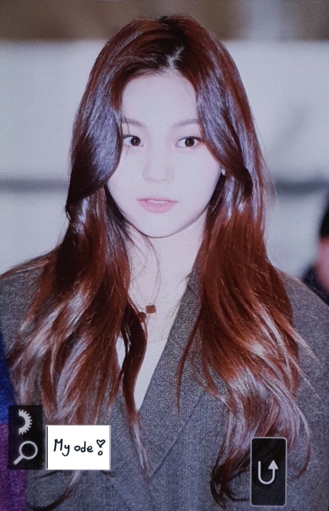 여자친구 엄지 출국 사진 (today)