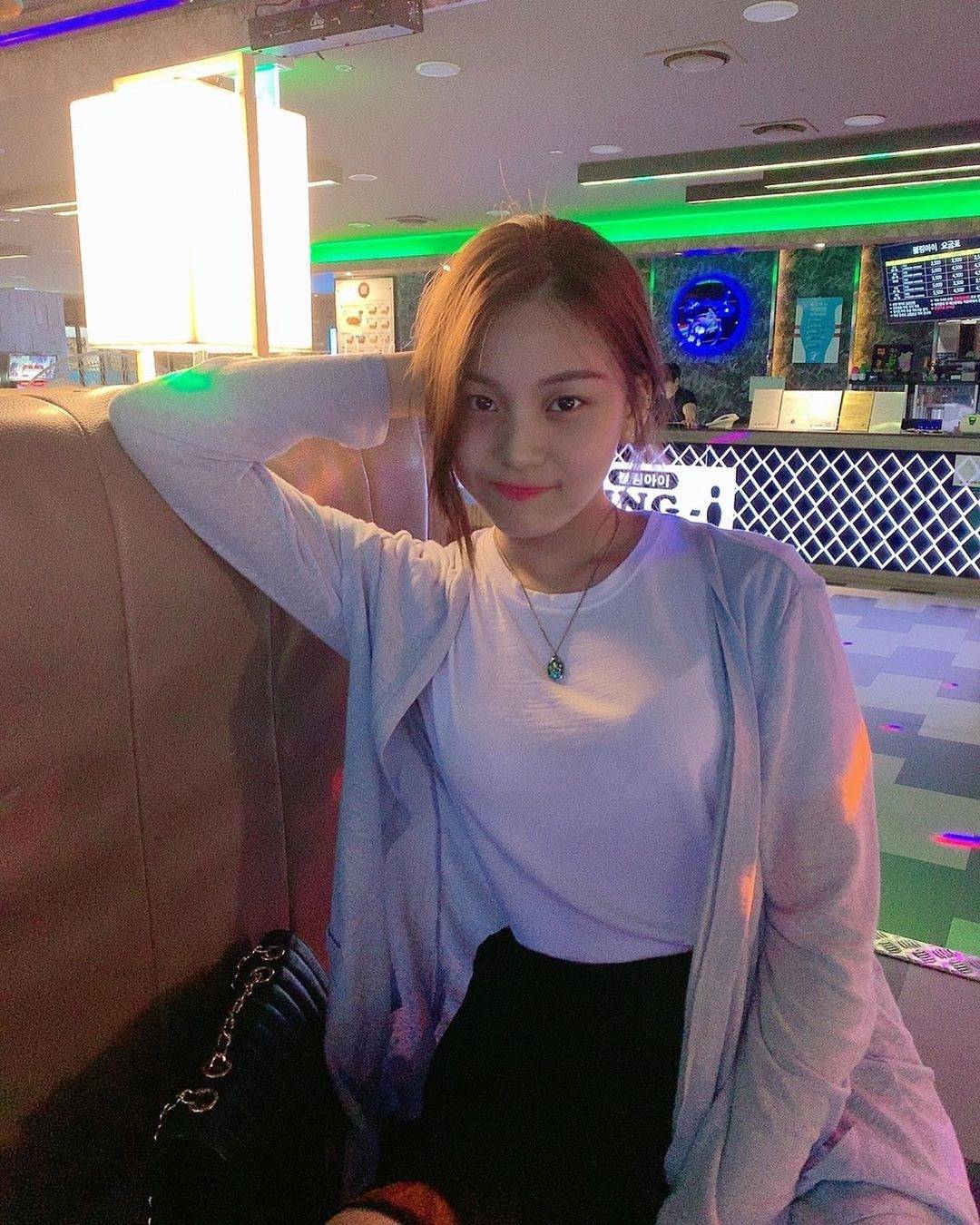 여자친구 인스타그램(엄지)