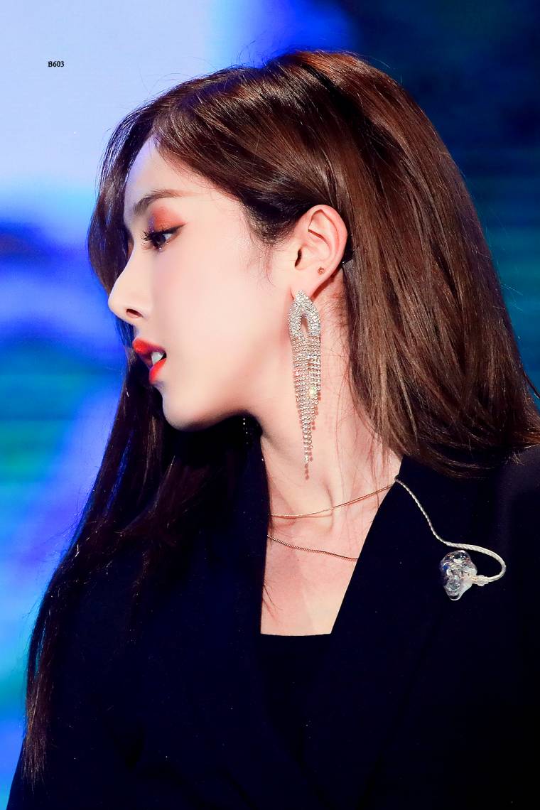 블랙 신비.jpg