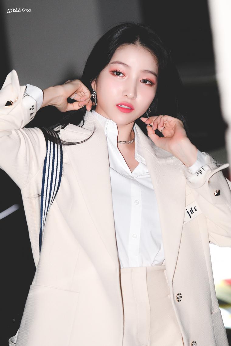출근길?퇴근길? #여자친구 소원 은하 by 헌법소원