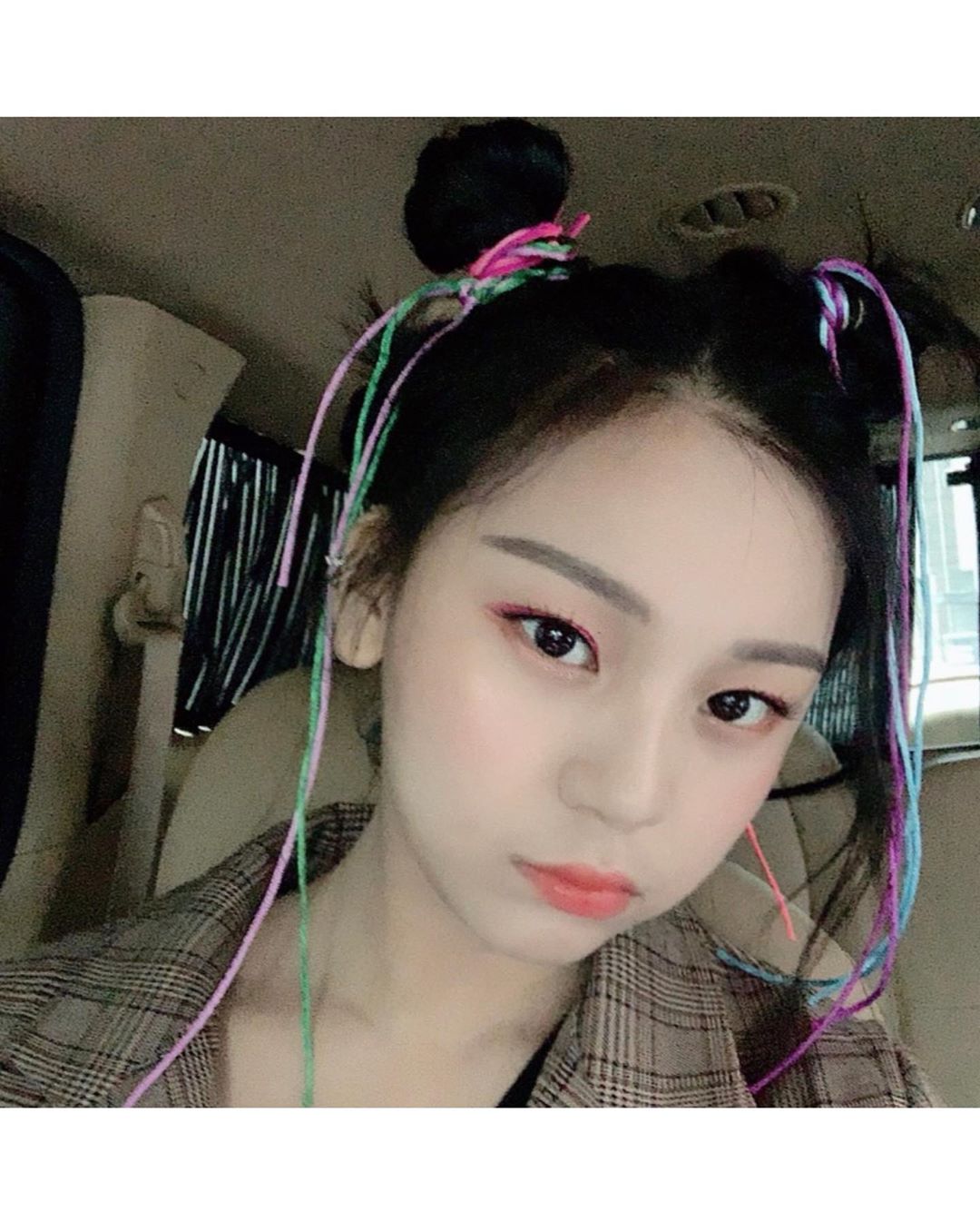 #여자친구 엄지.insta (가장 특이했던 머리???)