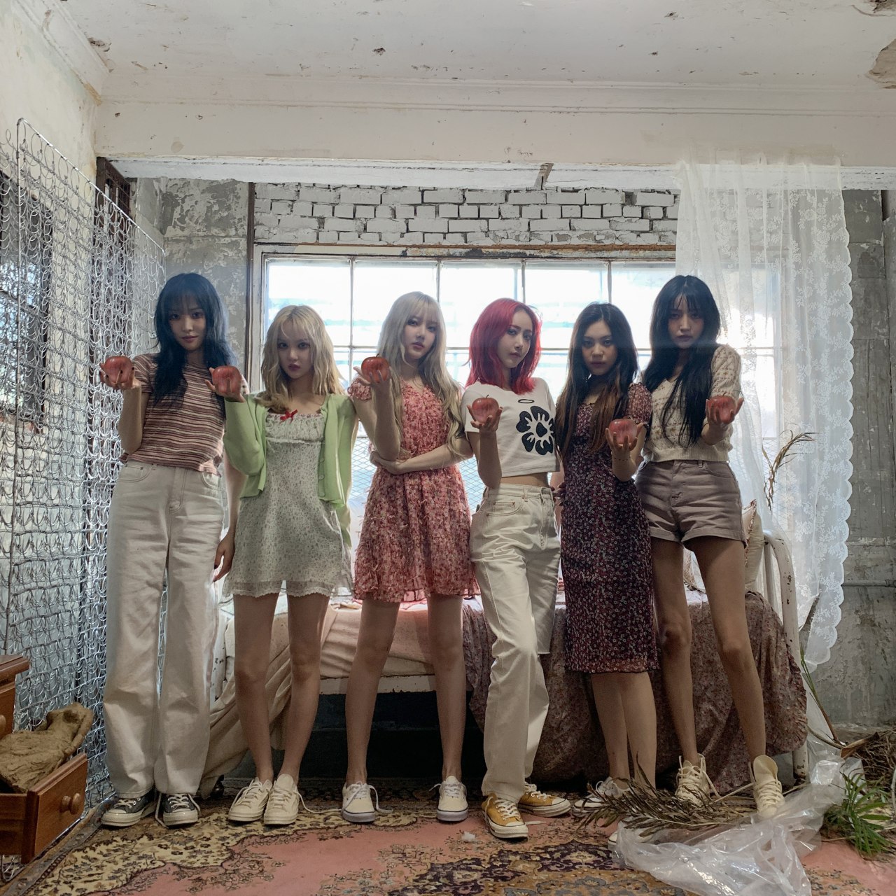 [? #G_TODAY]  #여자친구 #GFRIEND 回:Song of the Sirens #Broken_Room #OOTD