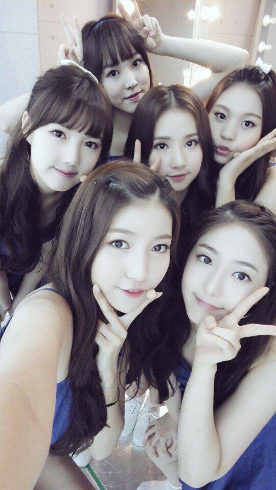 여자친구 150829 트윗 - 여친이들과 함께 신나는 오후 보내요~♡