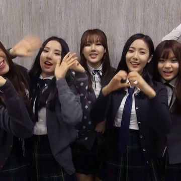 여자친구 160127 인스타그램 - 컴백 세 번째 미니앨범 활동을 시작했어요! 신나요!