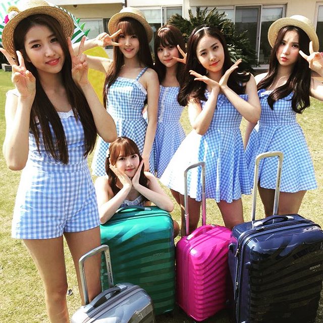 여자친구 160321 인스타그램 - #여자친구 #GFRIEND #아메리칸투어리스터 #뮤비촬영중 #제주도