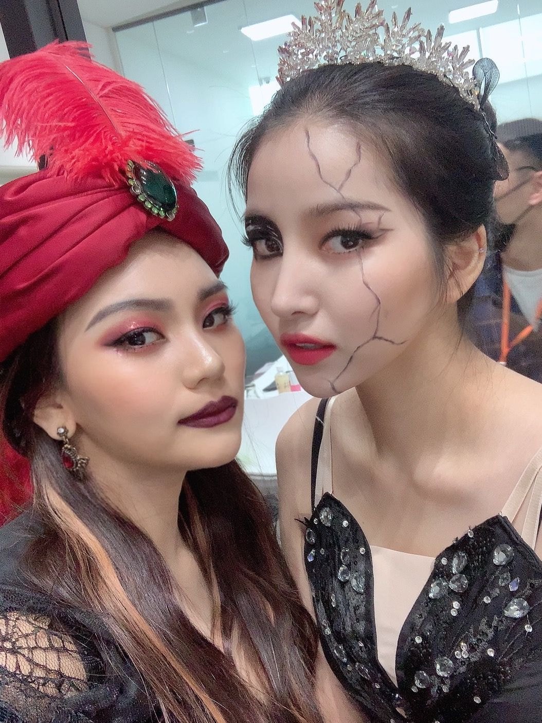 오늘자 마녀컨셉으로 영상팬싸인회한 여자친구