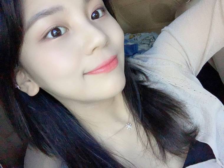 #여자친구 엄지