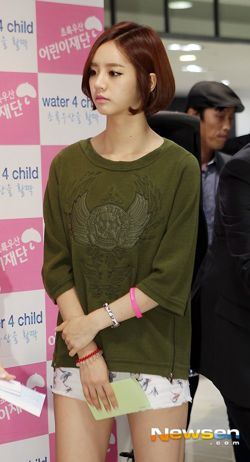 130831 걸스데이 water 4 child 사인회 기사사진.jpg