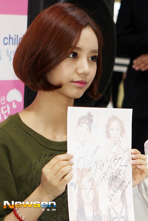 130831 걸스데이 water 4 child 사인회 기사사진.jpg