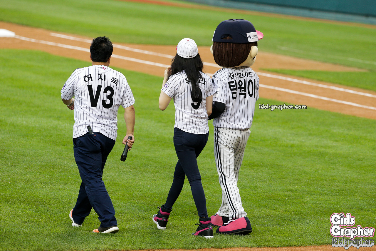 걸스데이 유라 - 130710 LG VS NC 시구 by Girls Gapher