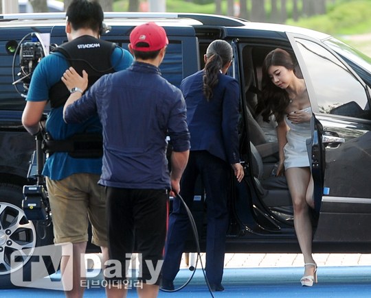 걸스데이 - 기사사진 @ 2013 20's Choice Blue Carpet
