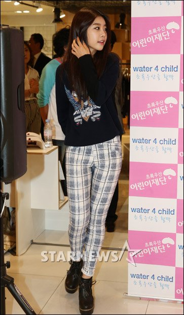 130831 걸스데이 water 4 child 사인회 기사사진.jpg
