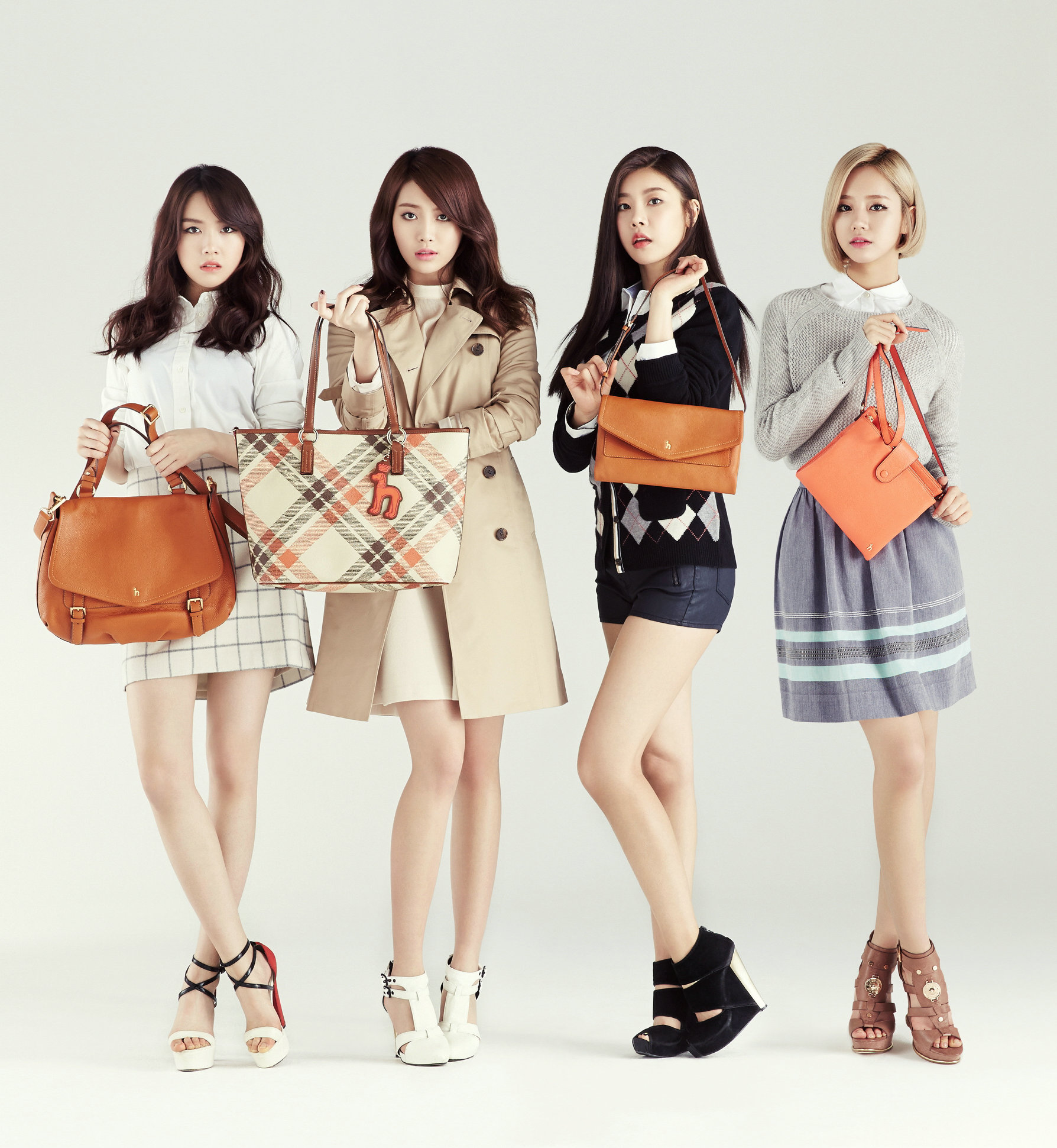 걸스데이 헤지스 화보 스캔본.jpg