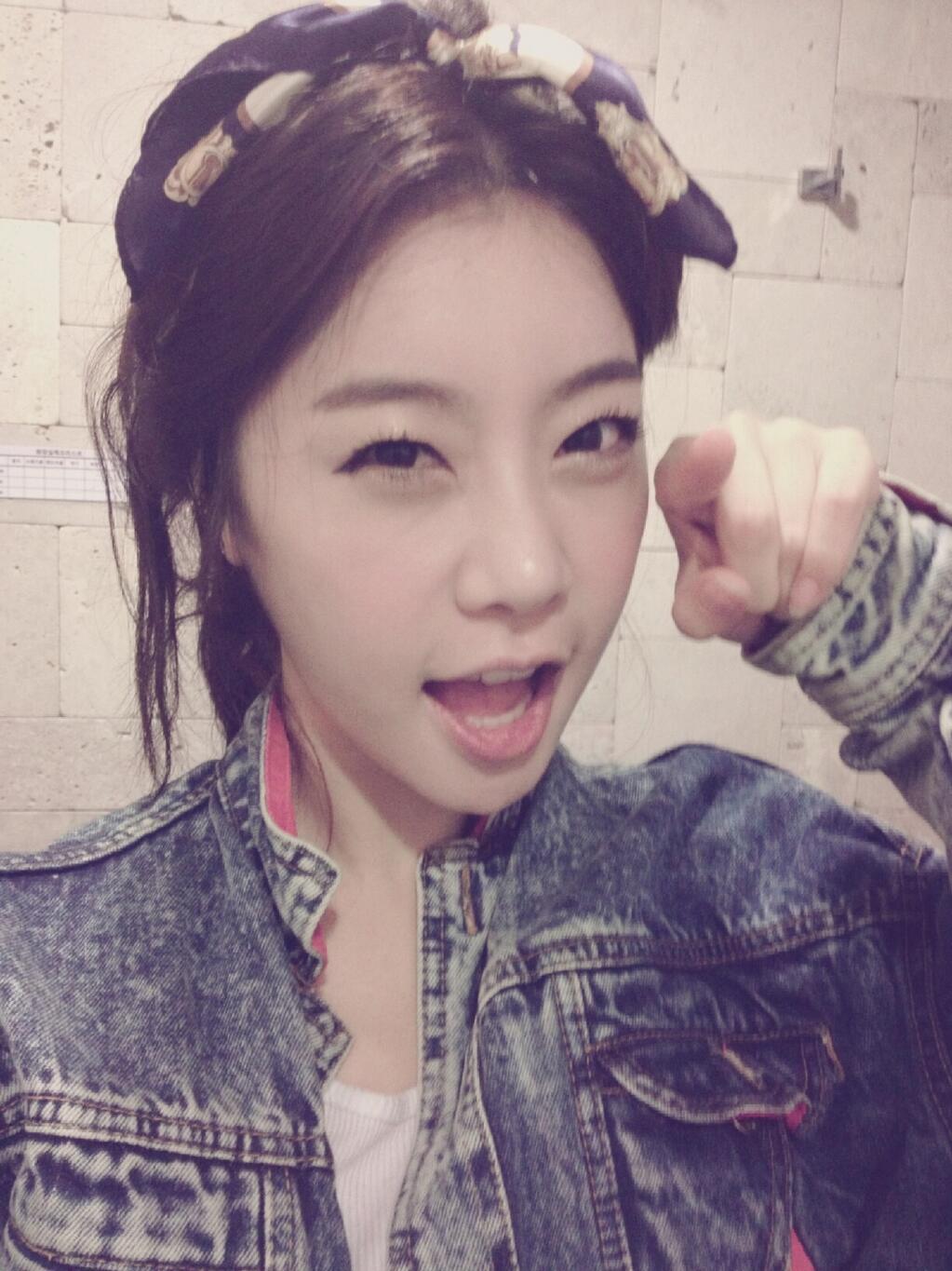 걸스데이 소진 130804 트위터 - 우리 민아 엠씨 첫방이니까 다들 빨리빨리 채널고정!!!!!