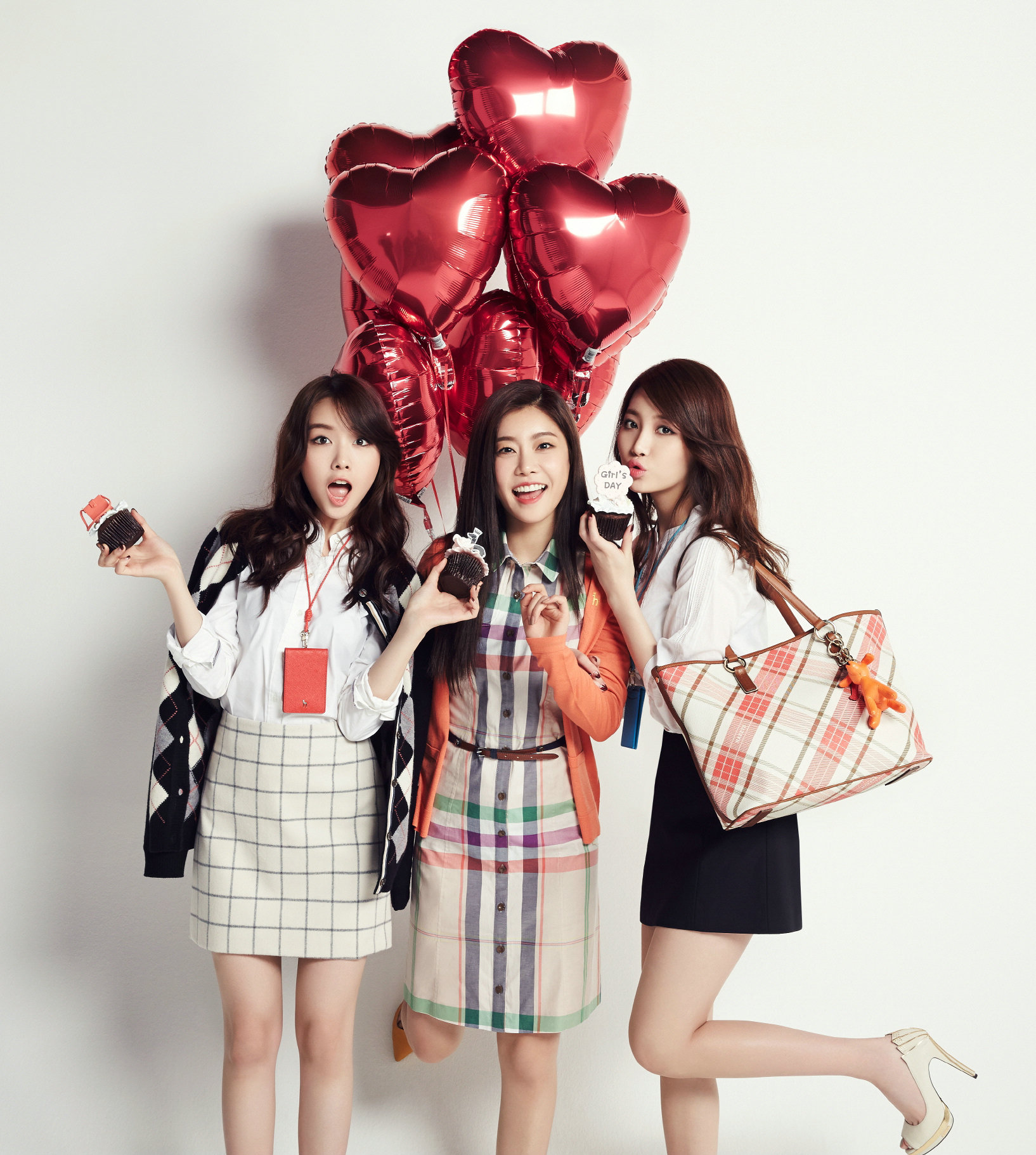 걸스데이 헤지스 화보 스캔본.jpg