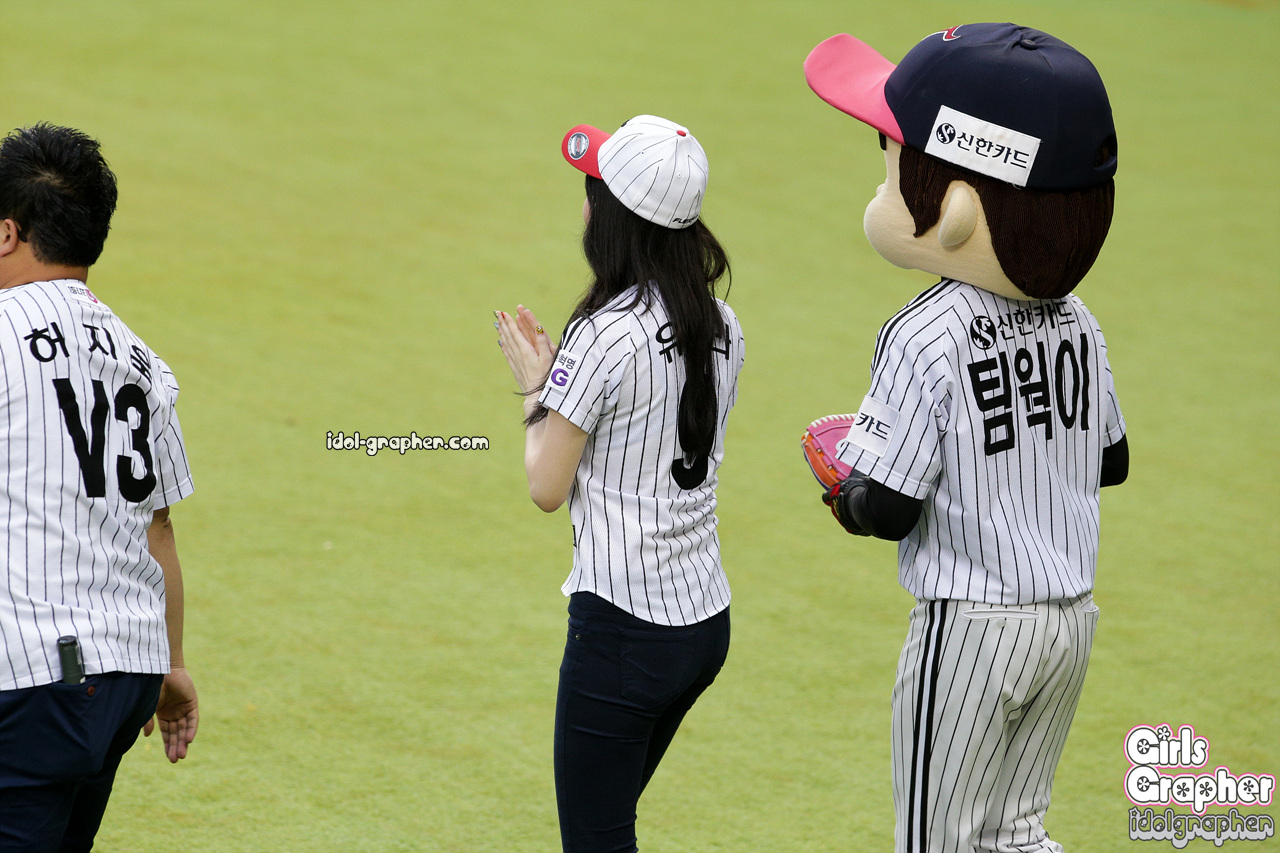 걸스데이 유라 - 130710 LG VS NC 시구 by Girls Gapher