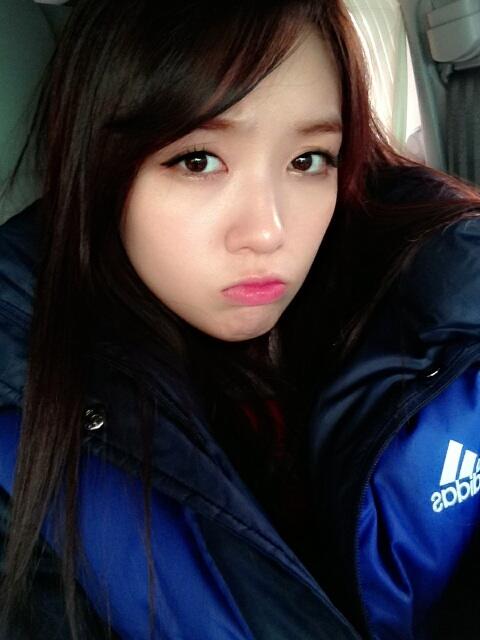 걸스데이 민아 140101 트위터 - 새해에도 나는 일을 한다.