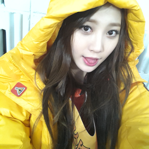 걸스데이 유라 140114 트윗 - 뒤늦게아육대 왔어용♥