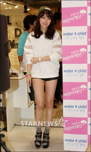 130831 걸스데이 water 4 child 사인회 기사사진.jpg