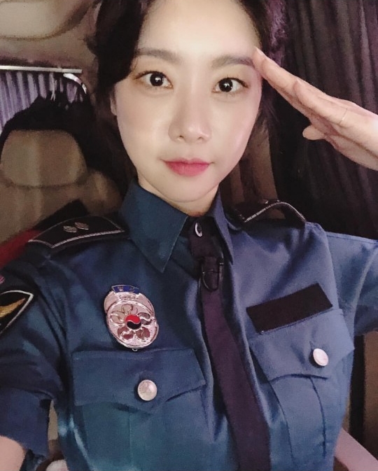 경찰제복 입은 걸스데이 소진