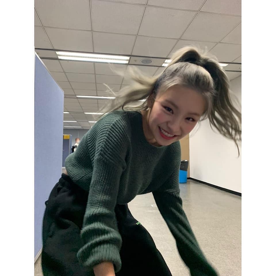 ITZY 예지 생일 축하 (유나)