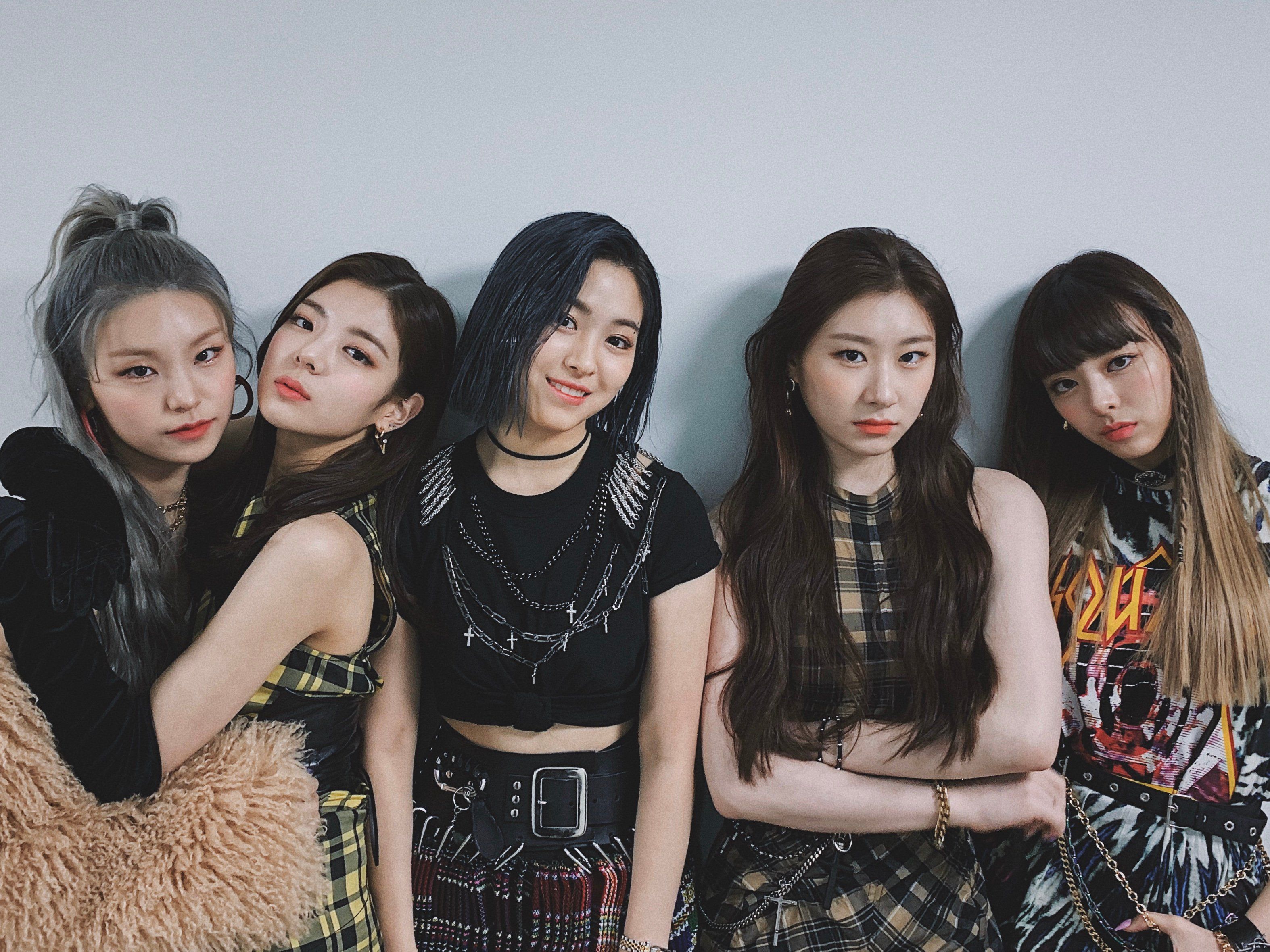#있지 (#ITZY) 단체사진.twitter