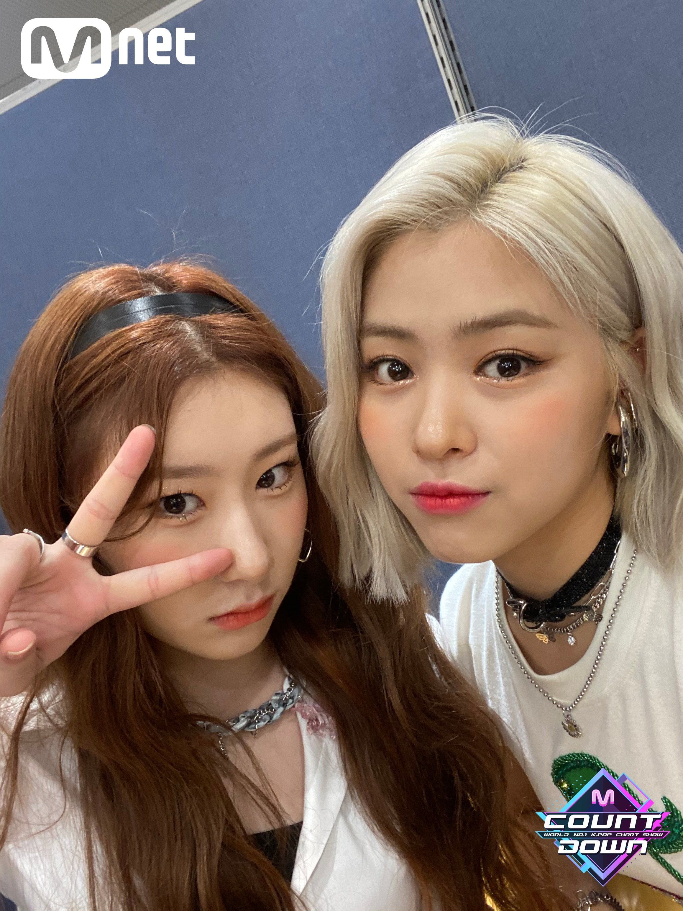 ITZY 엠카운트다운 대기실 셀카