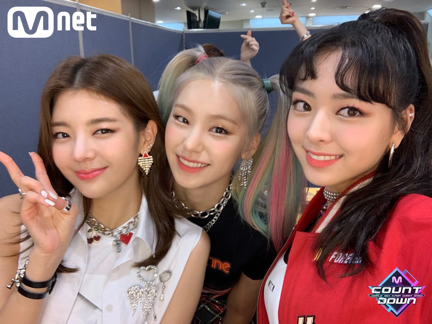 ITZY 엠카운트다운 대기실 셀카