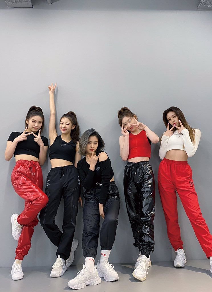 #있지(#ITZY) 워너비 안무영상 단체사진