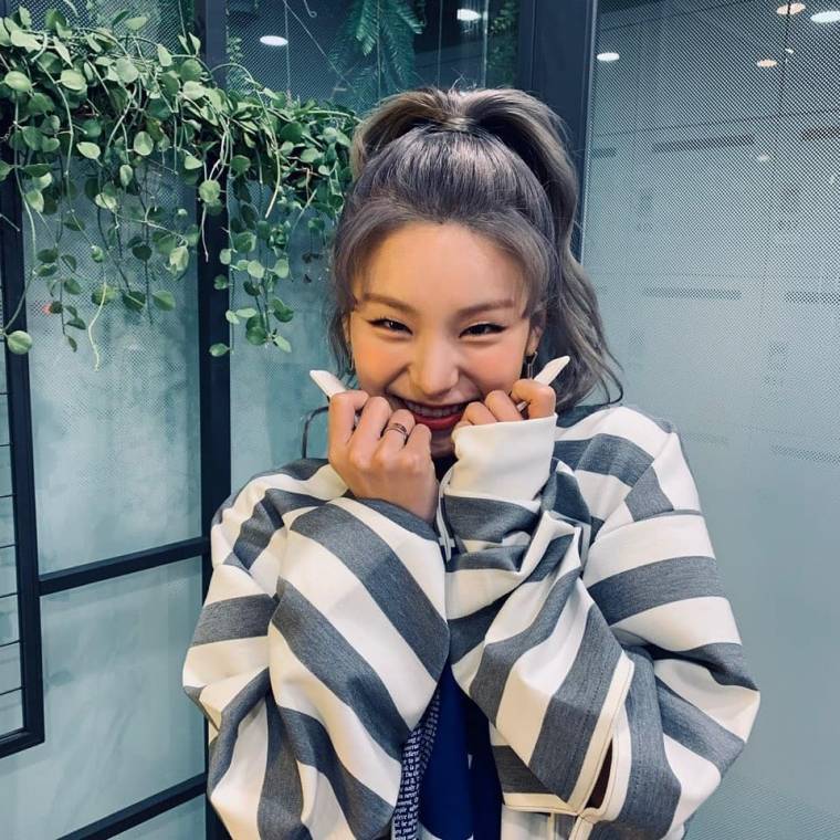 ITZY 예지 생일 축하 (유나)