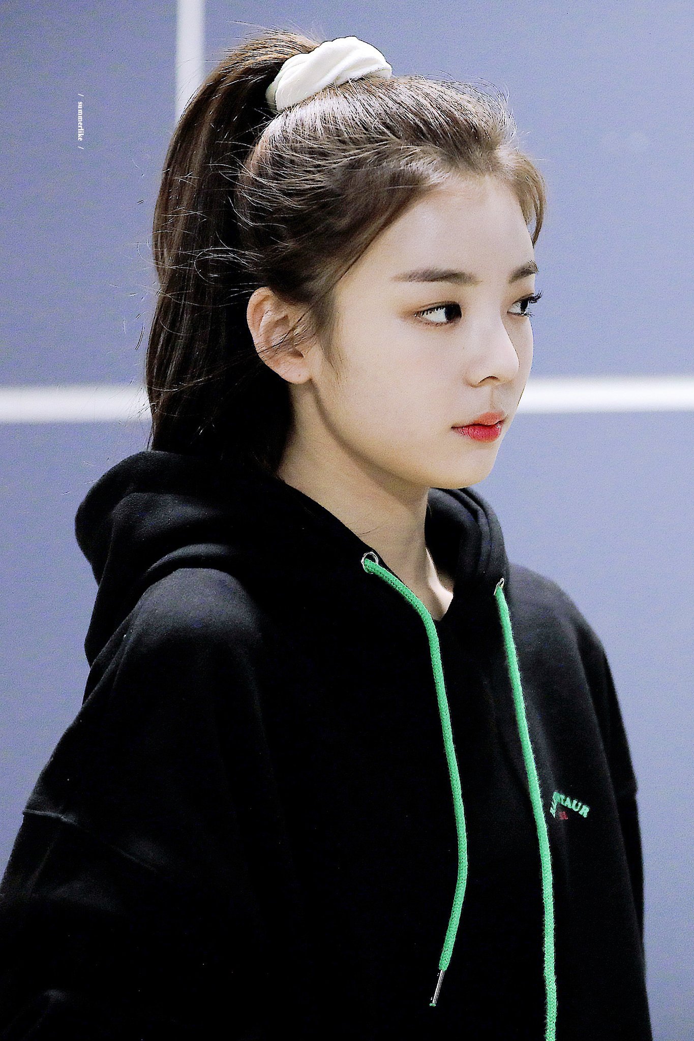 비오는 오후..ITZY 리아